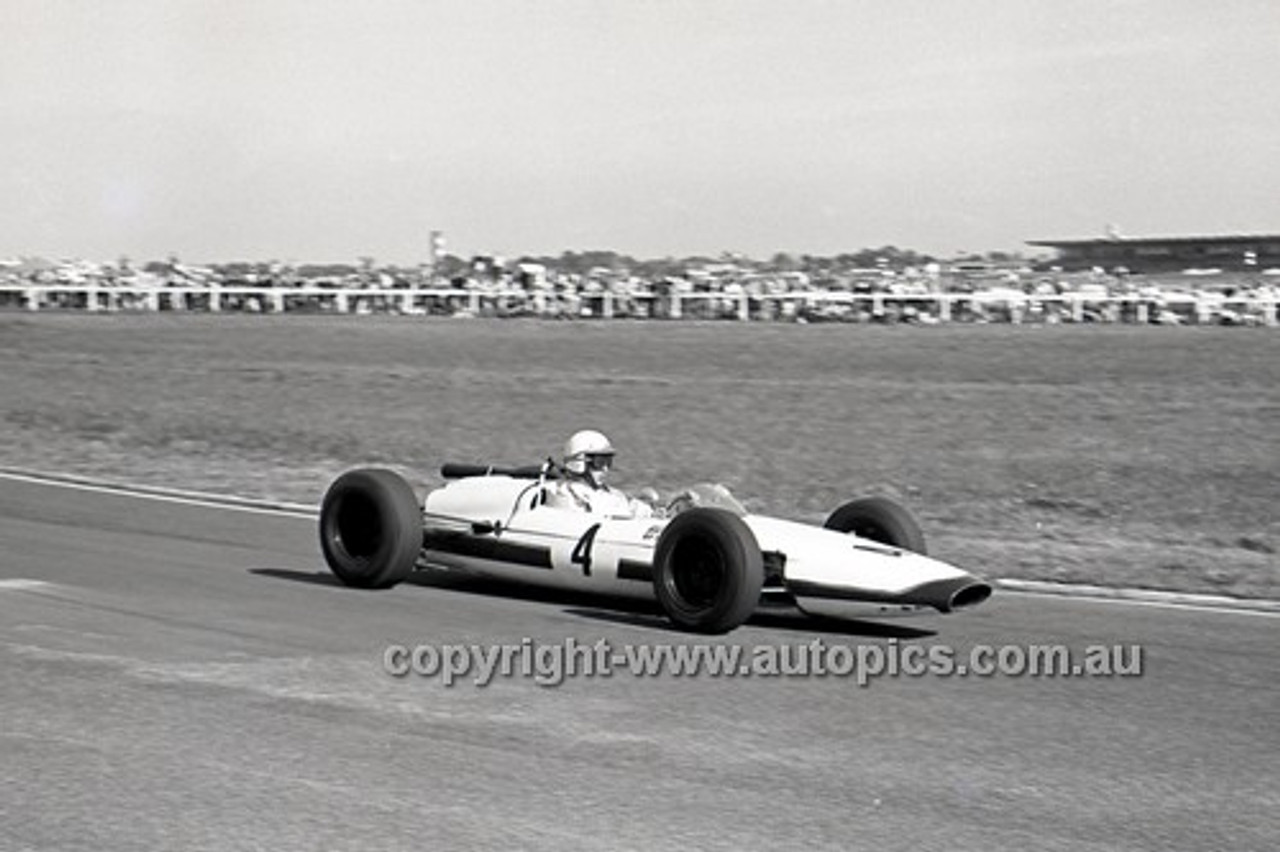 69224 - Murray Coombs, Lynx Ford - 4th May 1969  Sandown  - Photographer Peter D'Abbs