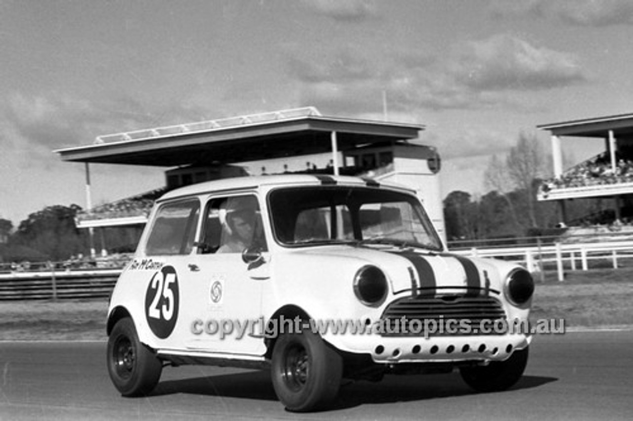 701011 - Ray McCarthy, Morris 850 S -  Warwick Farm 12th July 1970 - Photographer Lance J Ruting