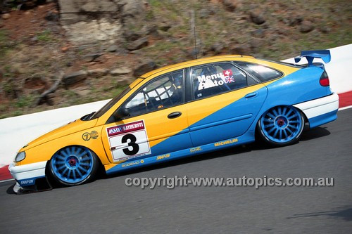 Les Petites Renault - Laguna BTCC 1996 Alain Menu