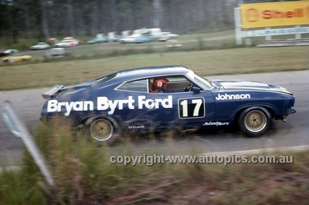 77072 - Dick Johnson, Falcon XB, Lakeside 1977 - Martin Domeracki Collection