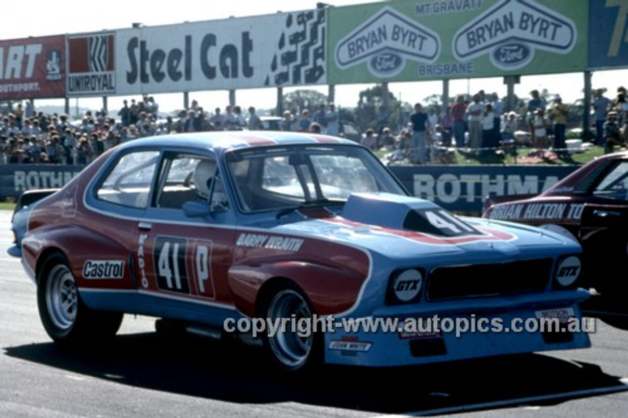 76086 - Barry Waith, Torana Chev Sports Sedan - Surfers Paradise 1976 - Photographer Martin Domeracki