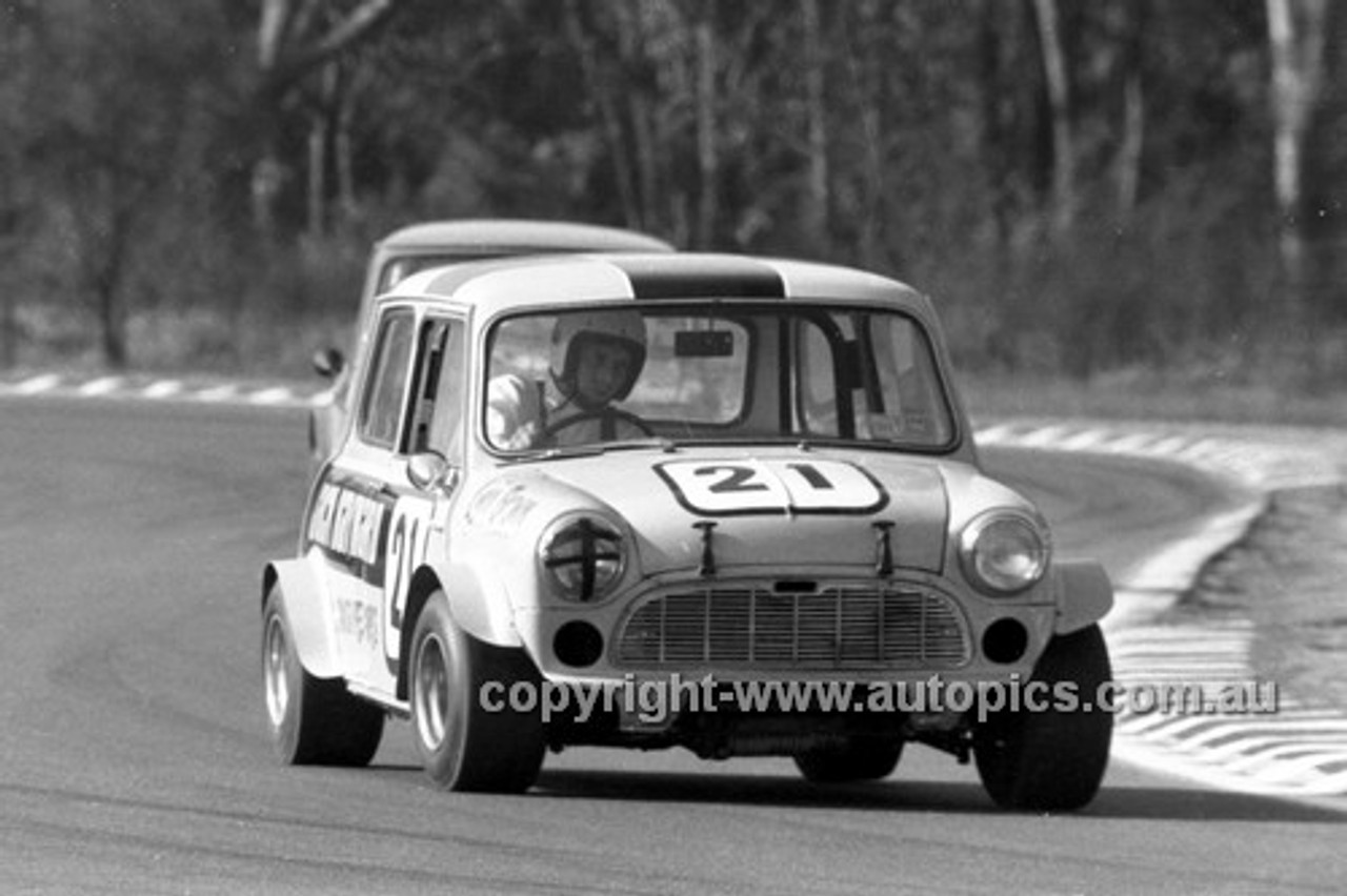 72333 - Lynn Brown, Morris Cooper S - Warwick Farm  1972 - Photographer Lance J Ruting