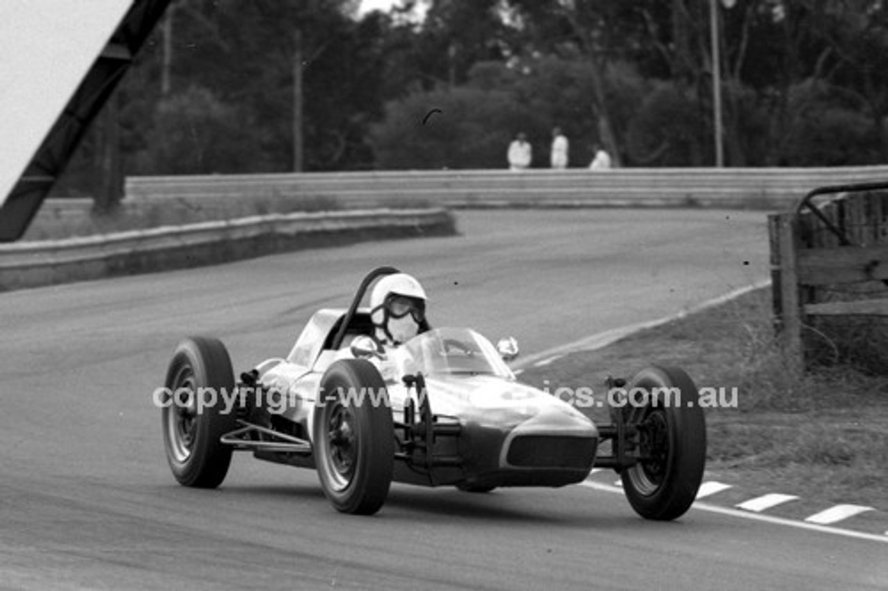 69279 - P. Corner, Aulcor Vee - Warwick Farm 1969 - Photographer Lance J Ruting.