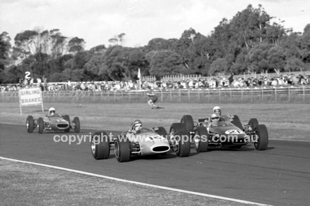 69330 - J. Mellan, Brabham Ford & P. West, Elfin 600 Alfa - Warwick Farm 1969 - Photographer Lance J Ruting.