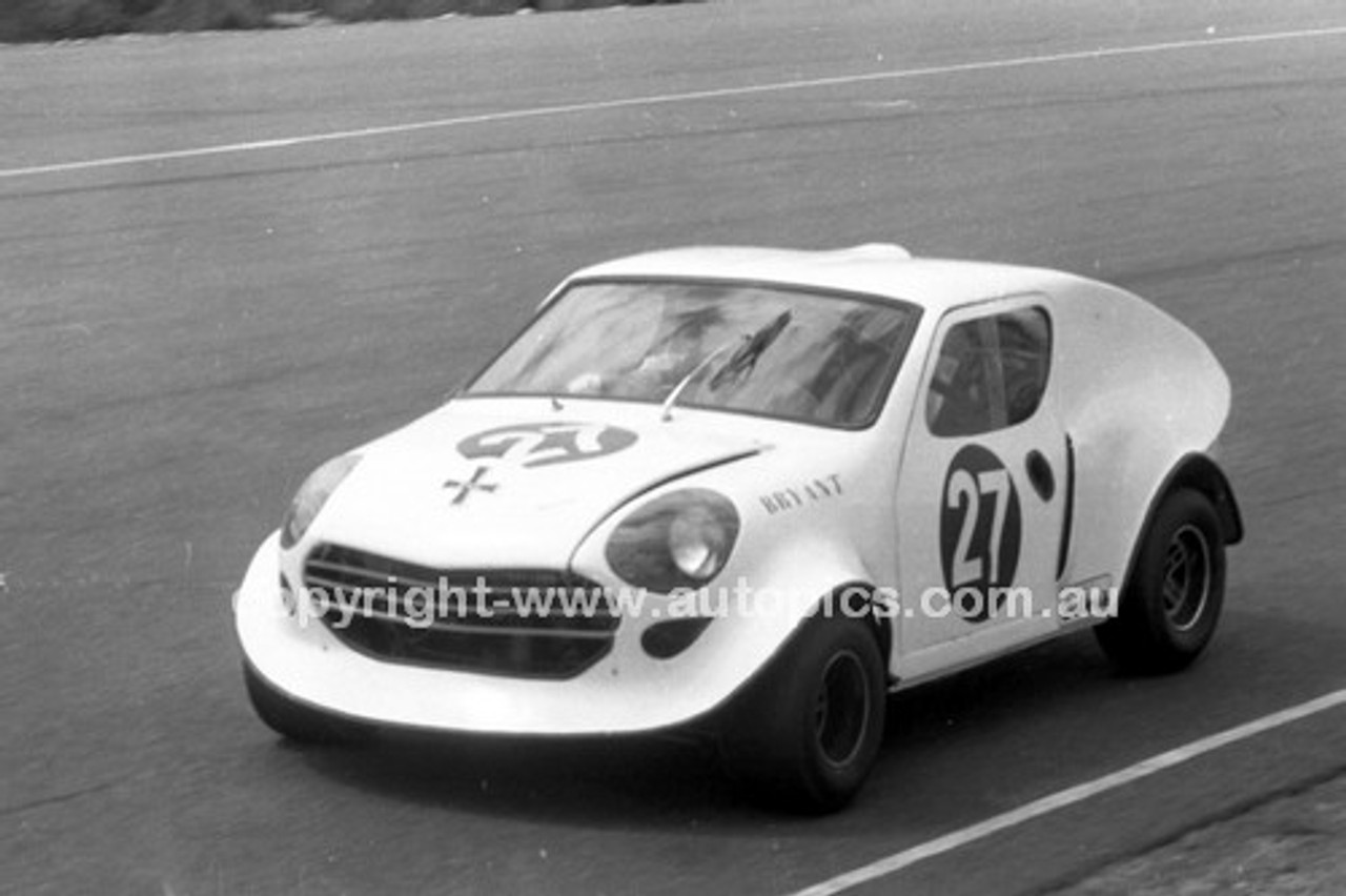 75084 - Wayne Bryant, Bandido - Amaroo 1975 - Photographer Lance J Ruting