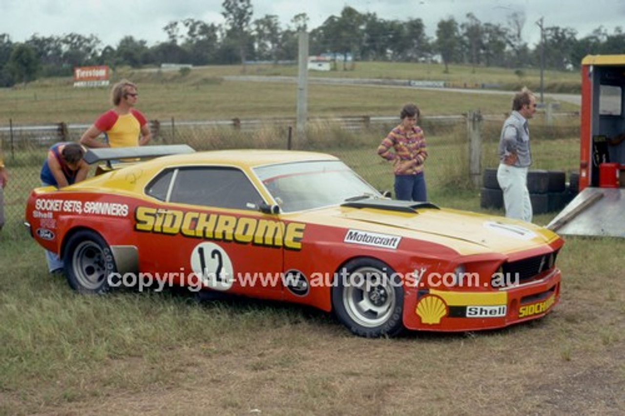 75086 - Jim Richards, Ford Mustang - Lakeside 1975 - Martin Domeracki Collection