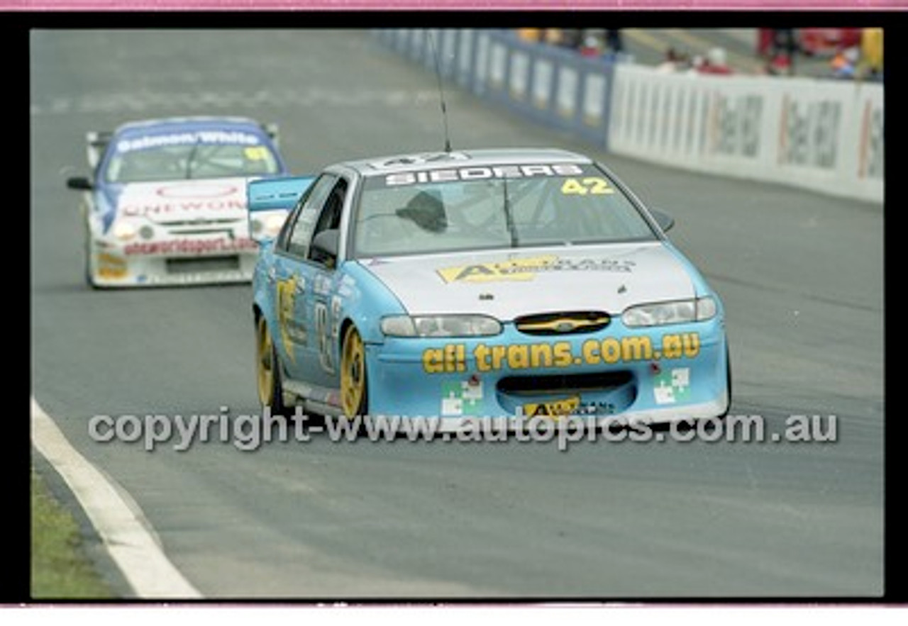 FIA 1000 Bathurst 19th November 2000 - Photographer Marshall Cass - Code 00-MC-B00-015