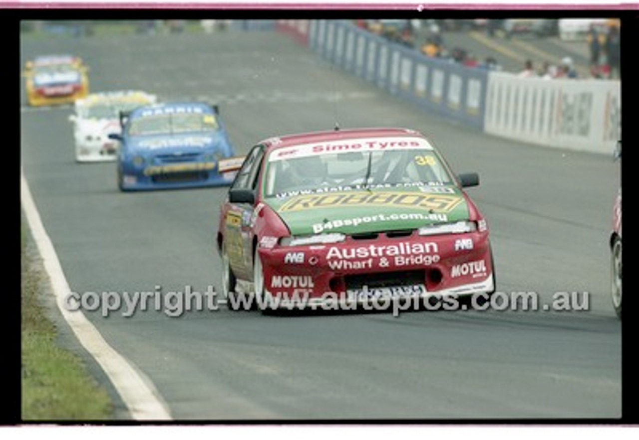 FIA 1000 Bathurst 19th November 2000 - Photographer Marshall Cass - Code 00-MC-B00-017