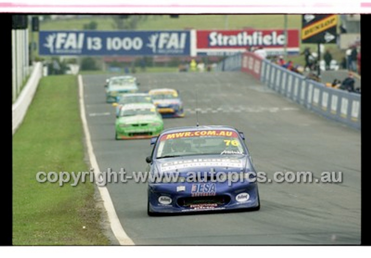 FIA 1000 Bathurst 19th November 2000 - Photographer Marshall Cass - Code 00-MC-B00-021