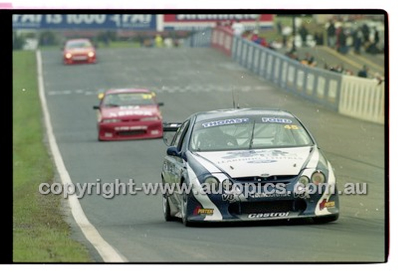 FIA 1000 Bathurst 19th November 2000 - Photographer Marshall Cass - Code 00-MC-B00-024