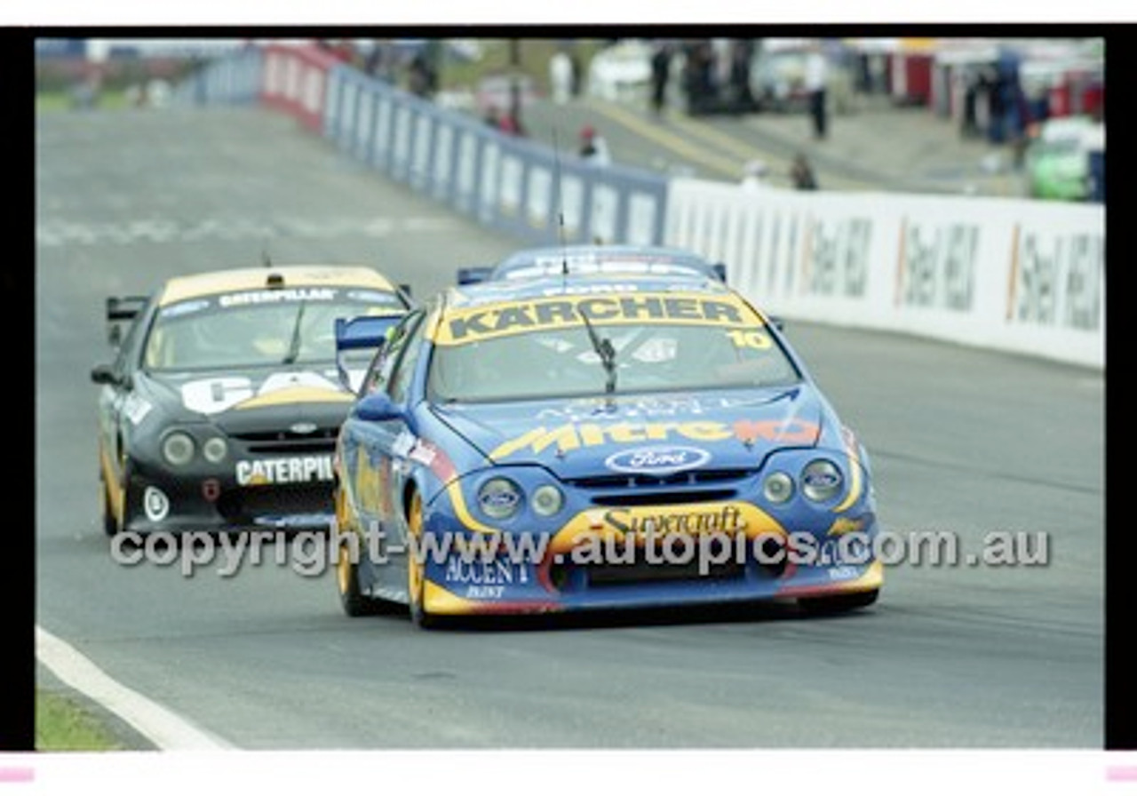 FIA 1000 Bathurst 19th November 2000 - Photographer Marshall Cass - Code 00-MC-B00-027