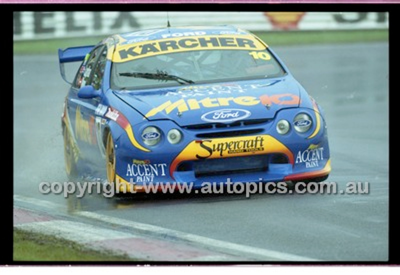 FIA 1000 Bathurst 19th November 2000 - Photographer Marshall Cass - Code 00-MC-B00-039