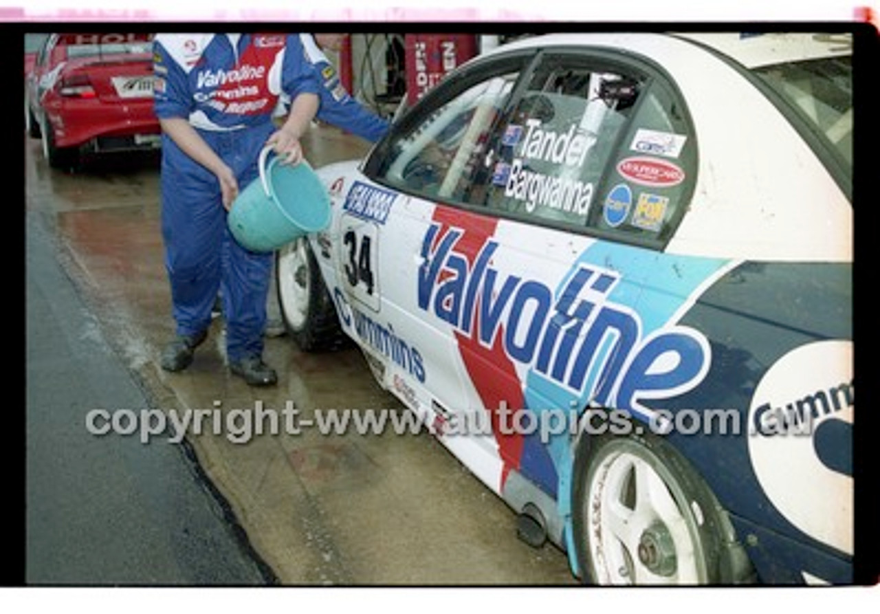 FIA 1000 Bathurst 19th November 2000 - Photographer Marshall Cass - Code 00-MC-B00-048