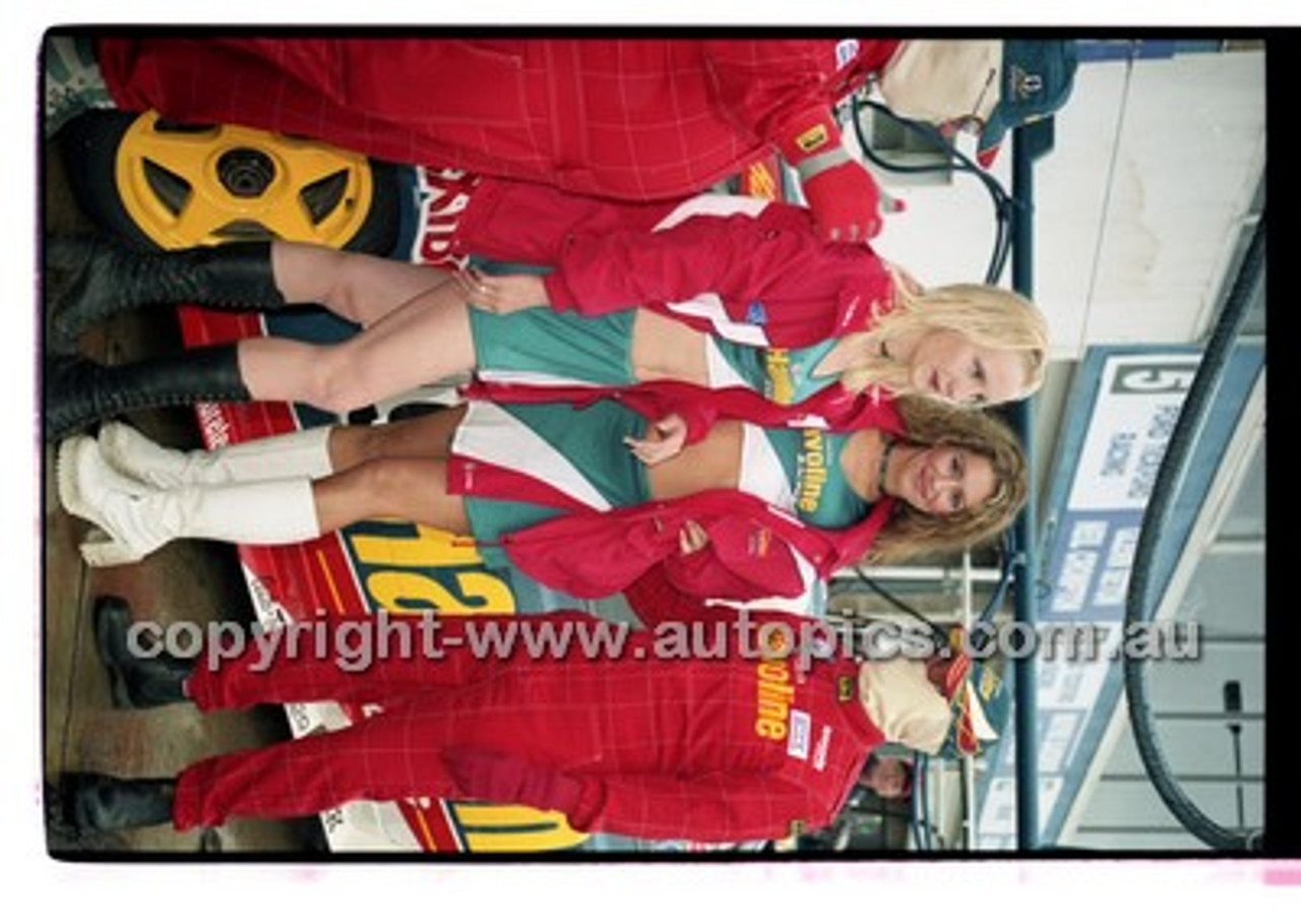 FIA 1000 Bathurst 19th November 2000 - Photographer Marshall Cass - Code 00-MC-B00-049