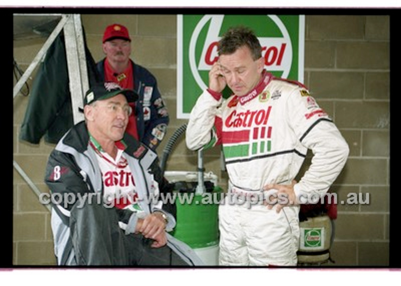 FIA 1000 Bathurst 19th November 2000 - Photographer Marshall Cass - Code 00-MC-B00-056