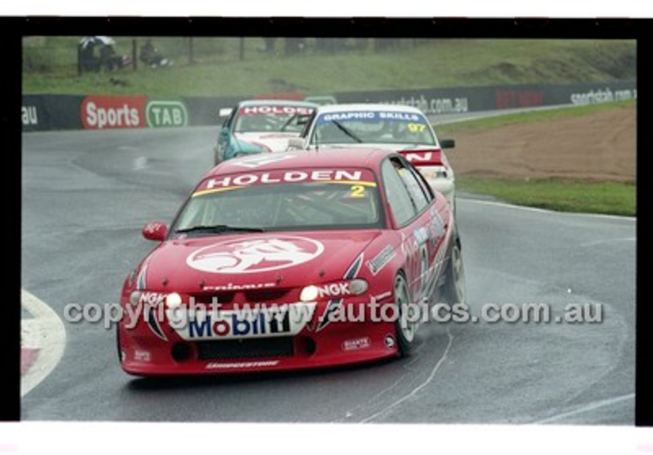 FIA 1000 Bathurst 19th November 2000 - Photographer Marshall Cass - Code 00-MC-B00-077