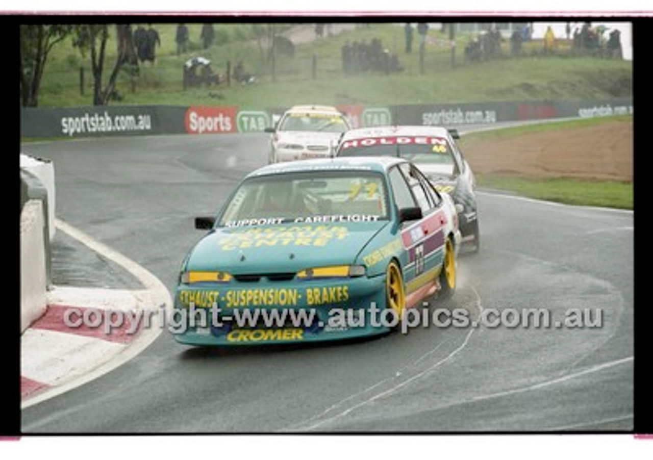 FIA 1000 Bathurst 19th November 2000 - Photographer Marshall Cass - Code 00-MC-B00-081