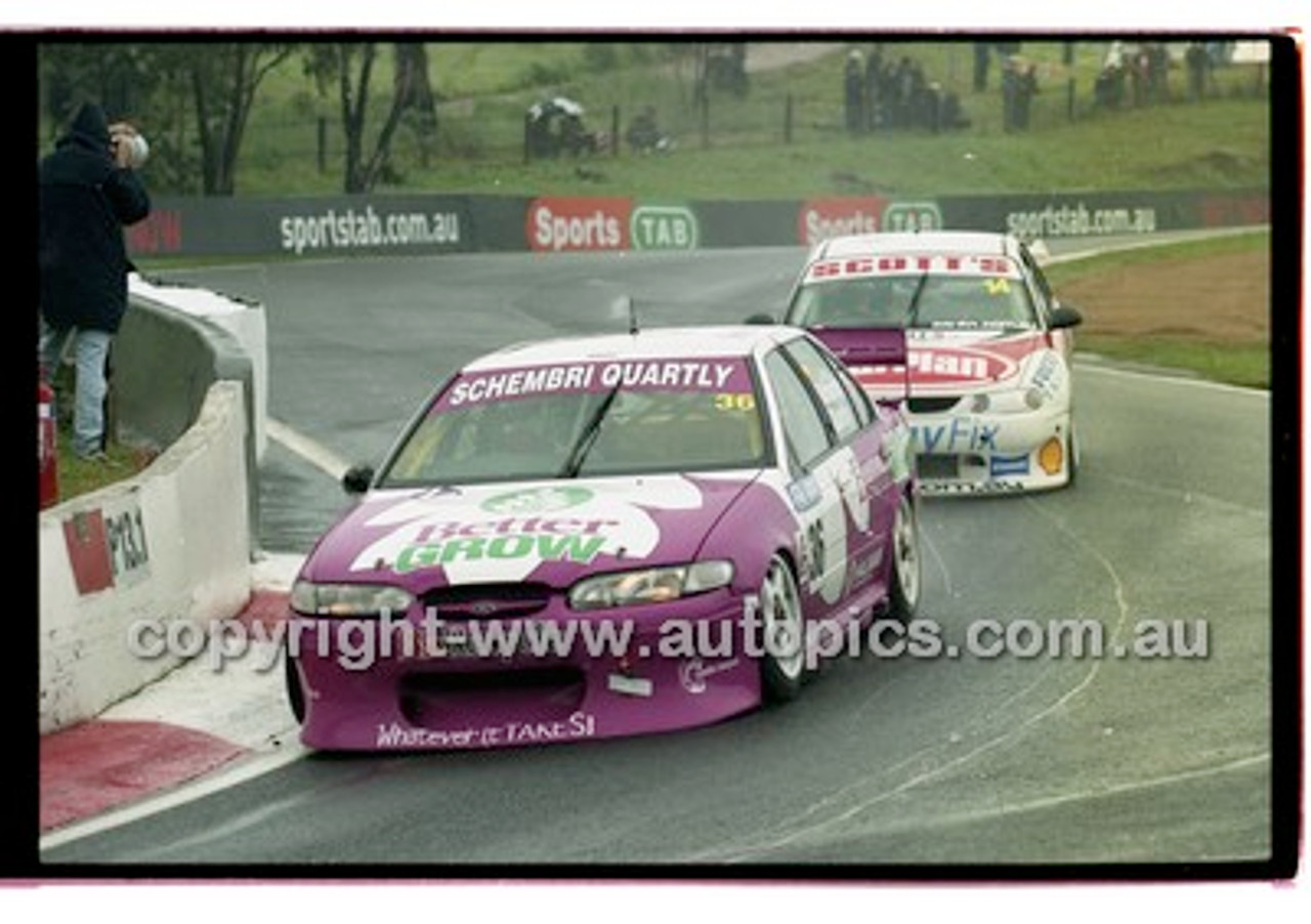 FIA 1000 Bathurst 19th November 2000 - Photographer Marshall Cass - Code 00-MC-B00-084