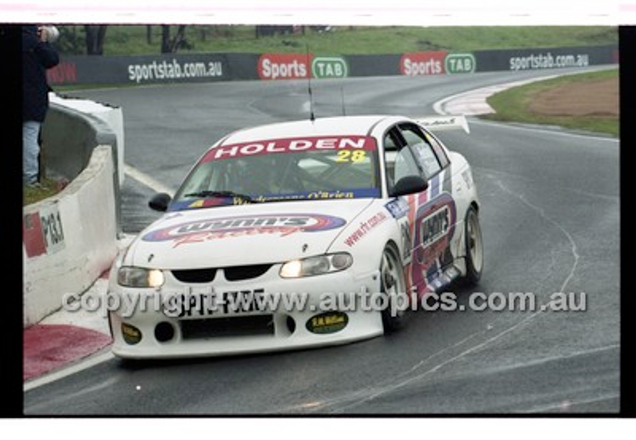 FIA 1000 Bathurst 19th November 2000 - Photographer Marshall Cass - Code 00-MC-B00-093