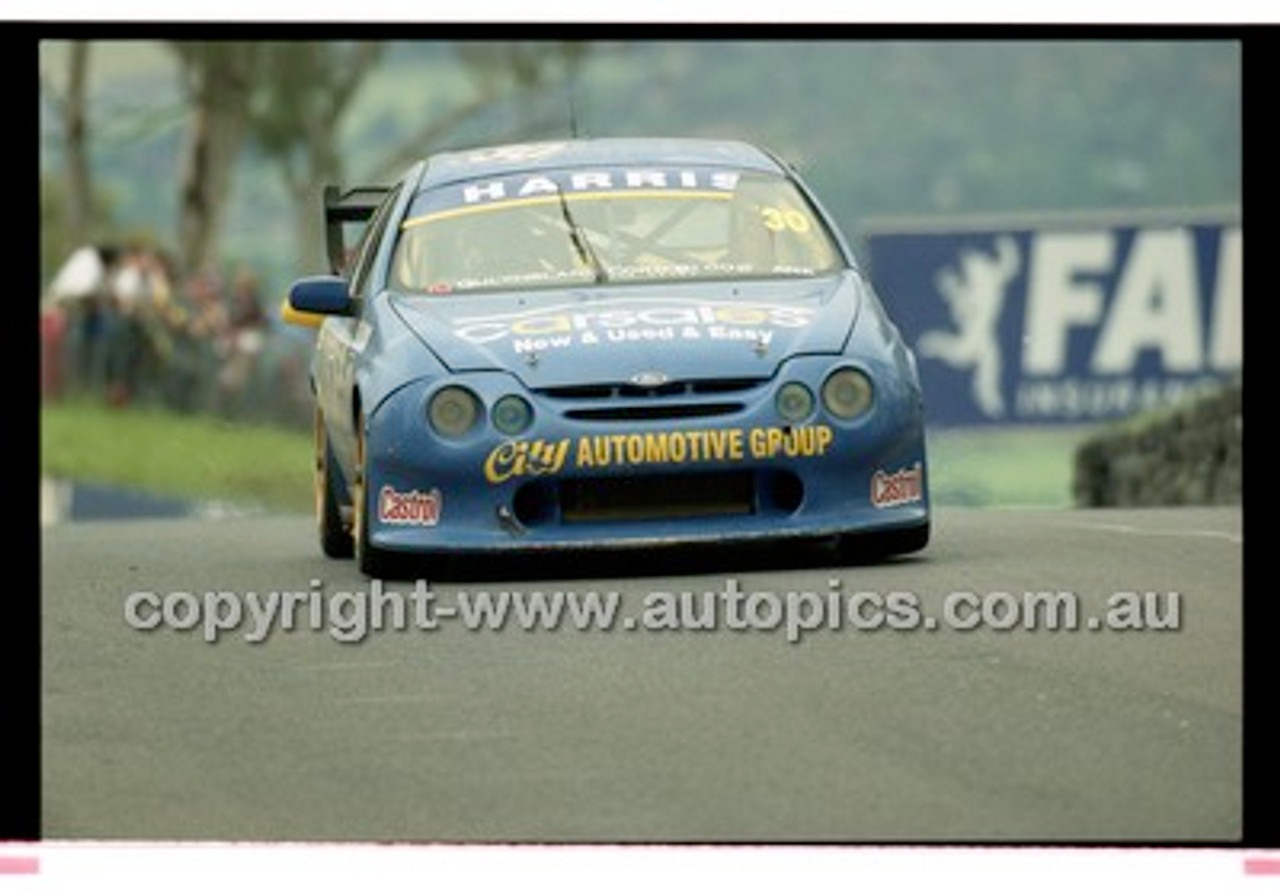 FIA 1000 Bathurst 19th November 2000 - Photographer Marshall Cass - Code 00-MC-B00-149
