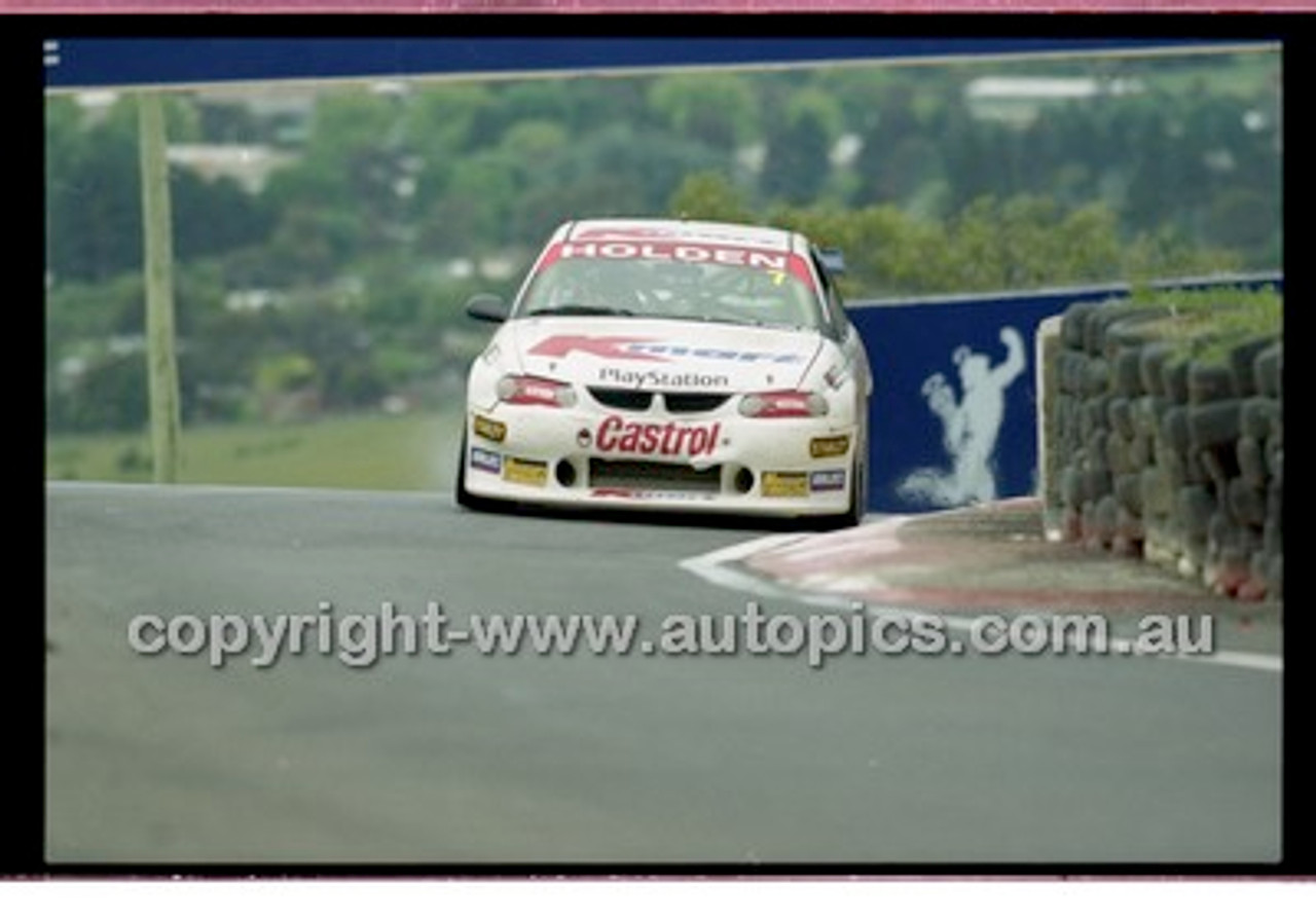 FIA 1000 Bathurst 19th November 2000 - Photographer Marshall Cass - Code 00-MC-B00-158