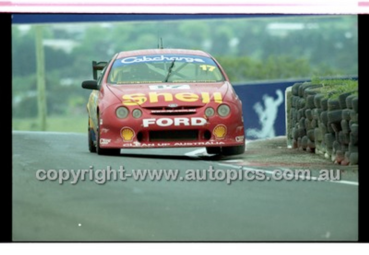 FIA 1000 Bathurst 19th November 2000 - Photographer Marshall Cass - Code 00-MC-B00-165
