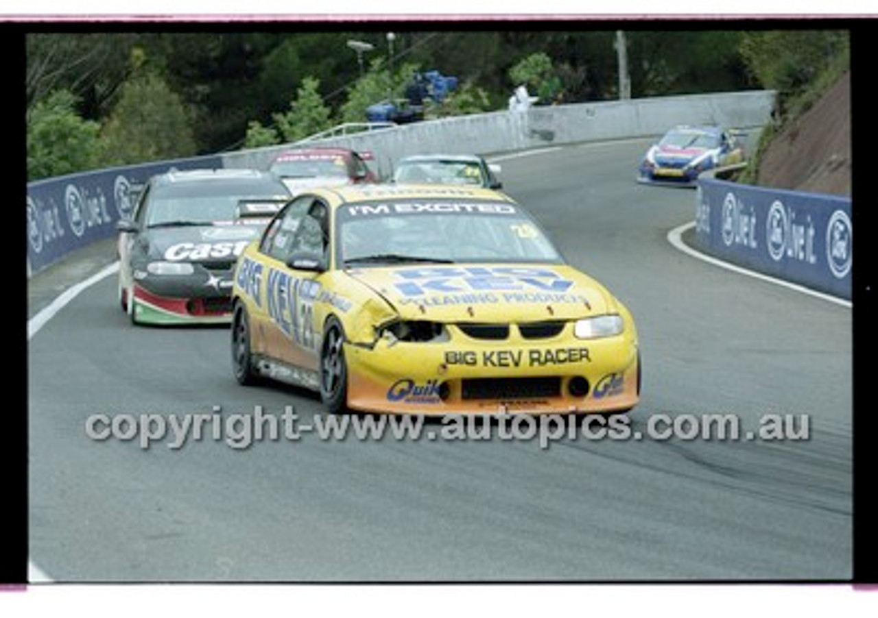 FIA 1000 Bathurst 19th November 2000 - Photographer Marshall Cass - Code 00-MC-B00-178