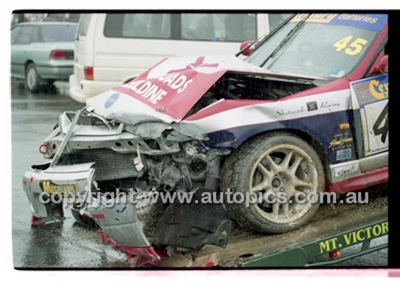 FIA 1000 Bathurst 19th November 2000 - Photographer Marshall Cass - Code 00-MC-B00-189