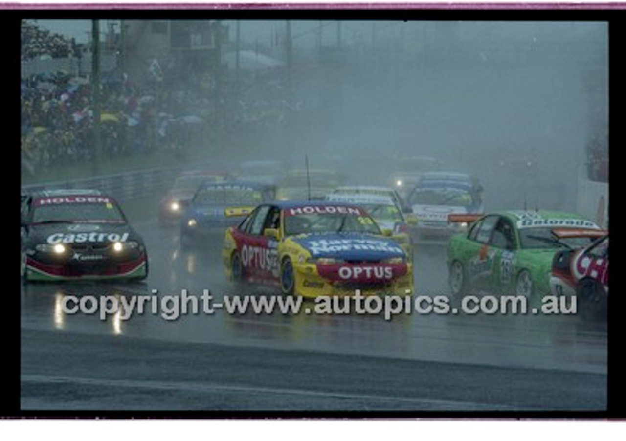 FIA 1000 Bathurst 19th November 2000 - Photographer Marshall Cass - Code 00-MC-B00-202