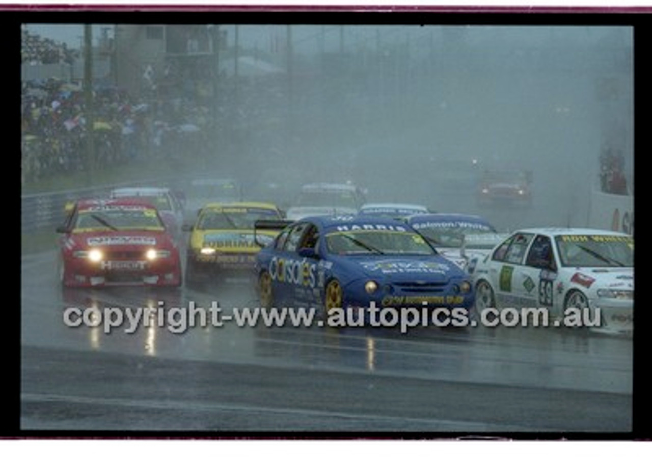 FIA 1000 Bathurst 19th November 2000 - Photographer Marshall Cass - Code 00-MC-B00-204