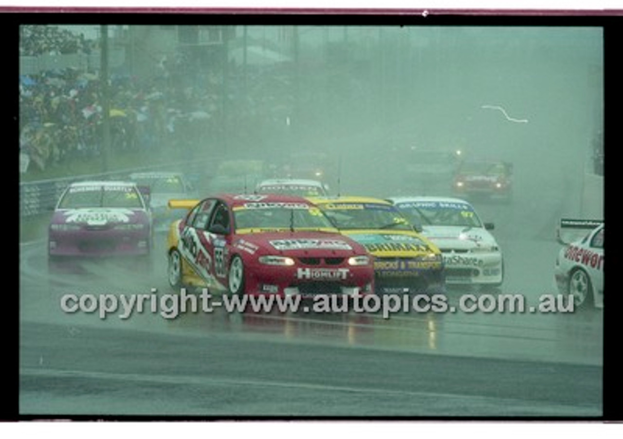 FIA 1000 Bathurst 19th November 2000 - Photographer Marshall Cass - Code 00-MC-B00-205