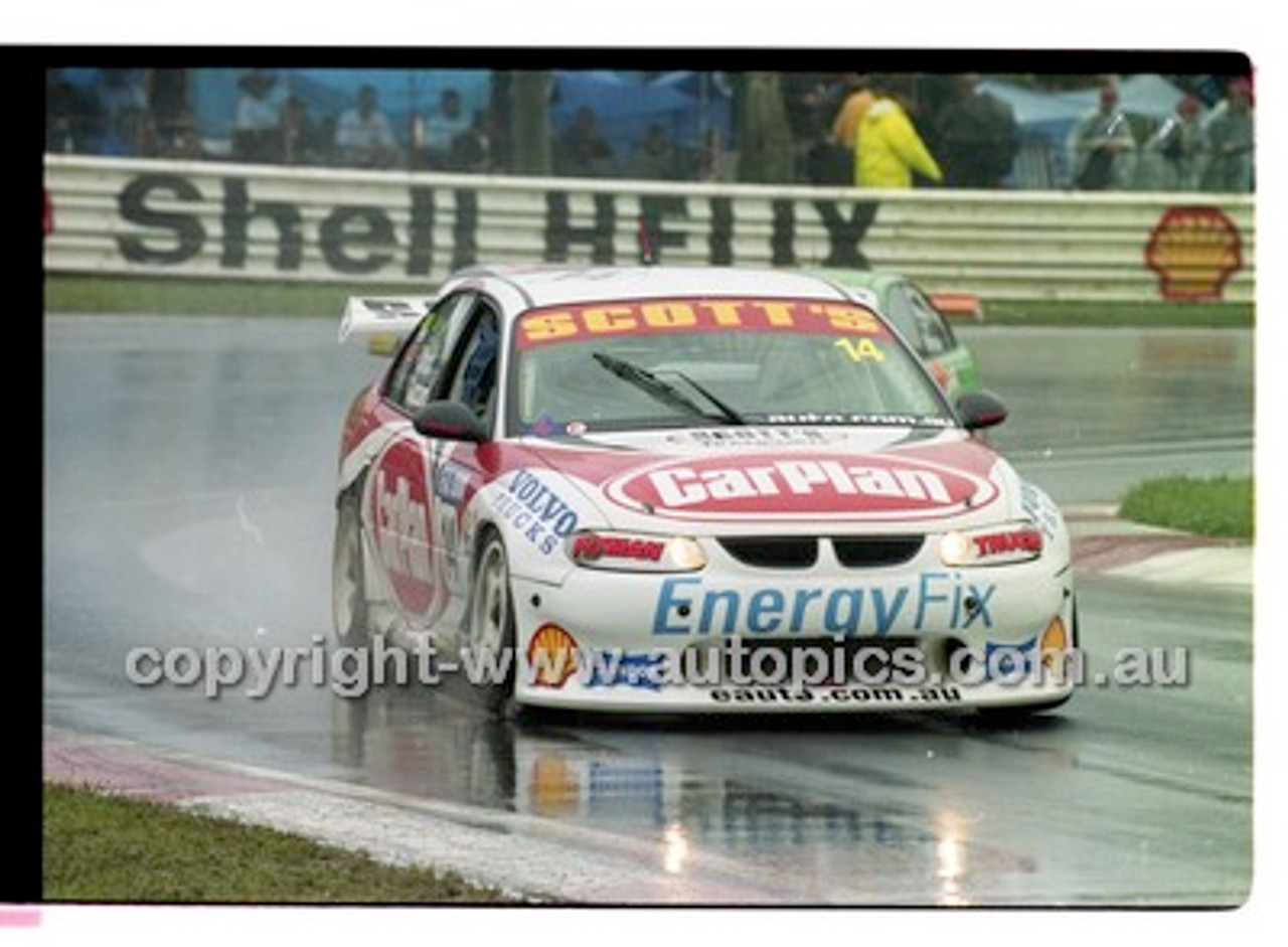 FIA 1000 Bathurst 19th November 2000 - Photographer Marshall Cass - Code 00-MC-B00-218