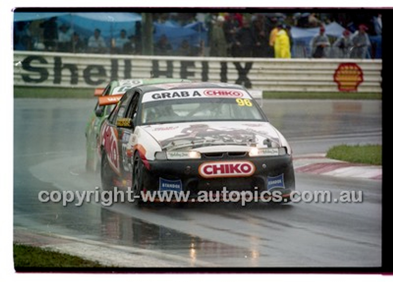 FIA 1000 Bathurst 19th November 2000 - Photographer Marshall Cass - Code 00-MC-B00-219