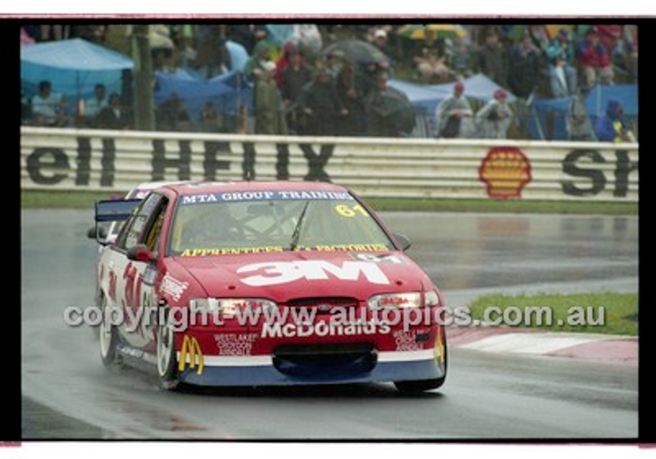 FIA 1000 Bathurst 19th November 2000 - Photographer Marshall Cass - Code 00-MC-B00-222