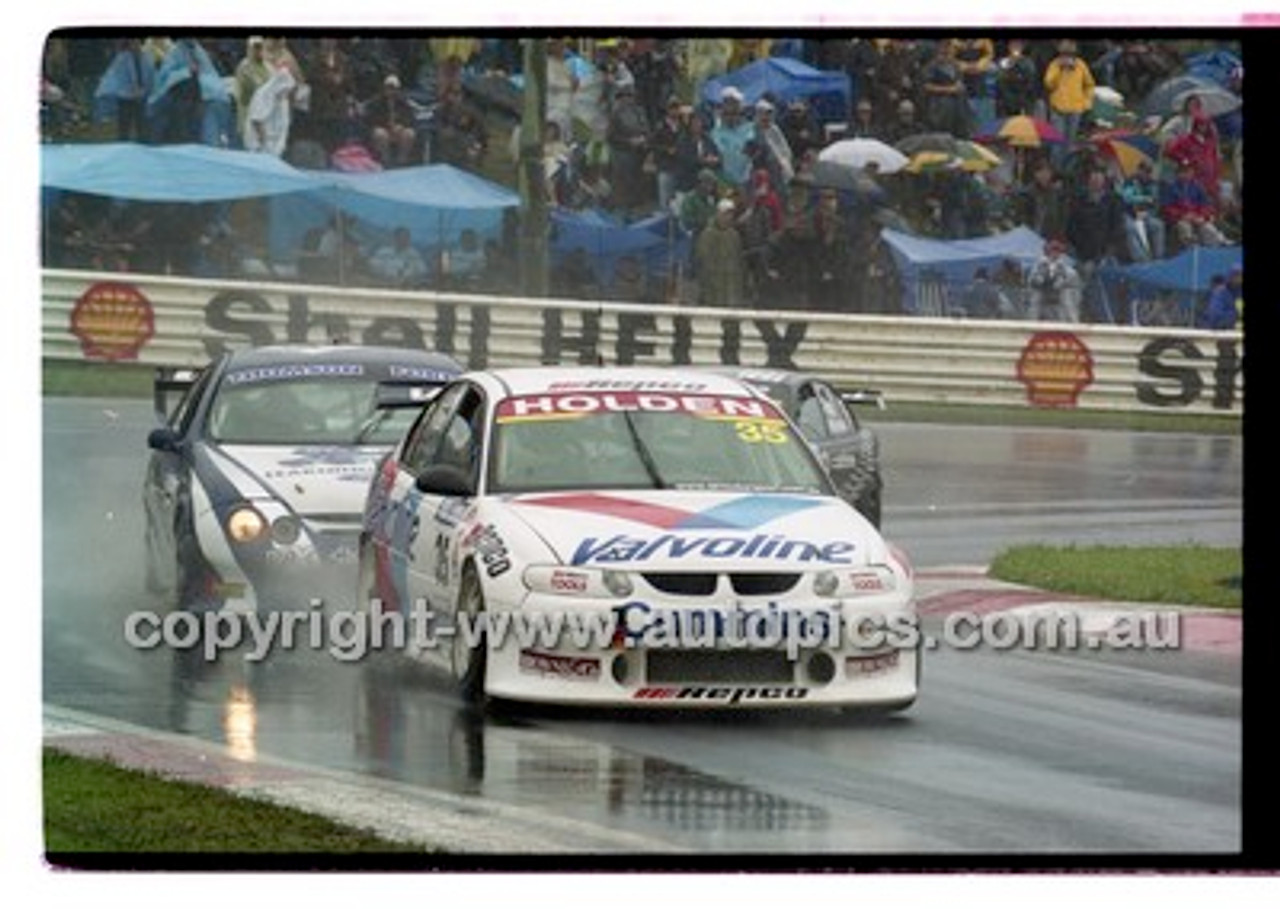 FIA 1000 Bathurst 19th November 2000 - Photographer Marshall Cass - Code 00-MC-B00-225