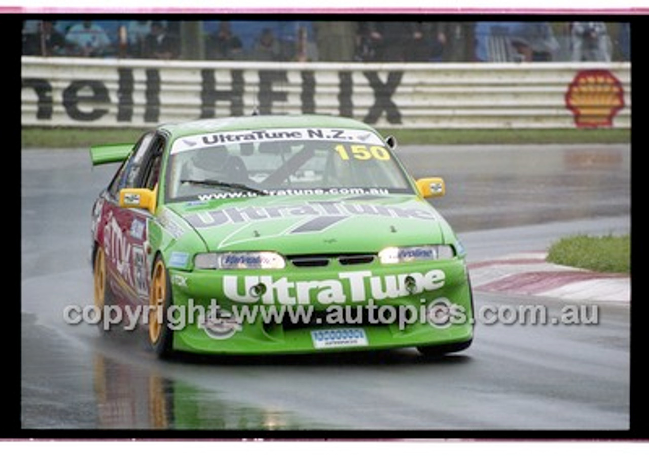 FIA 1000 Bathurst 19th November 2000 - Photographer Marshall Cass - Code 00-MC-B00-227