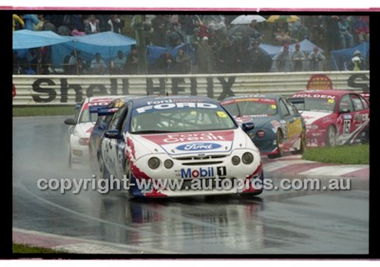 FIA 1000 Bathurst 19th November 2000 - Photographer Marshall Cass - Code 00-MC-B00-229