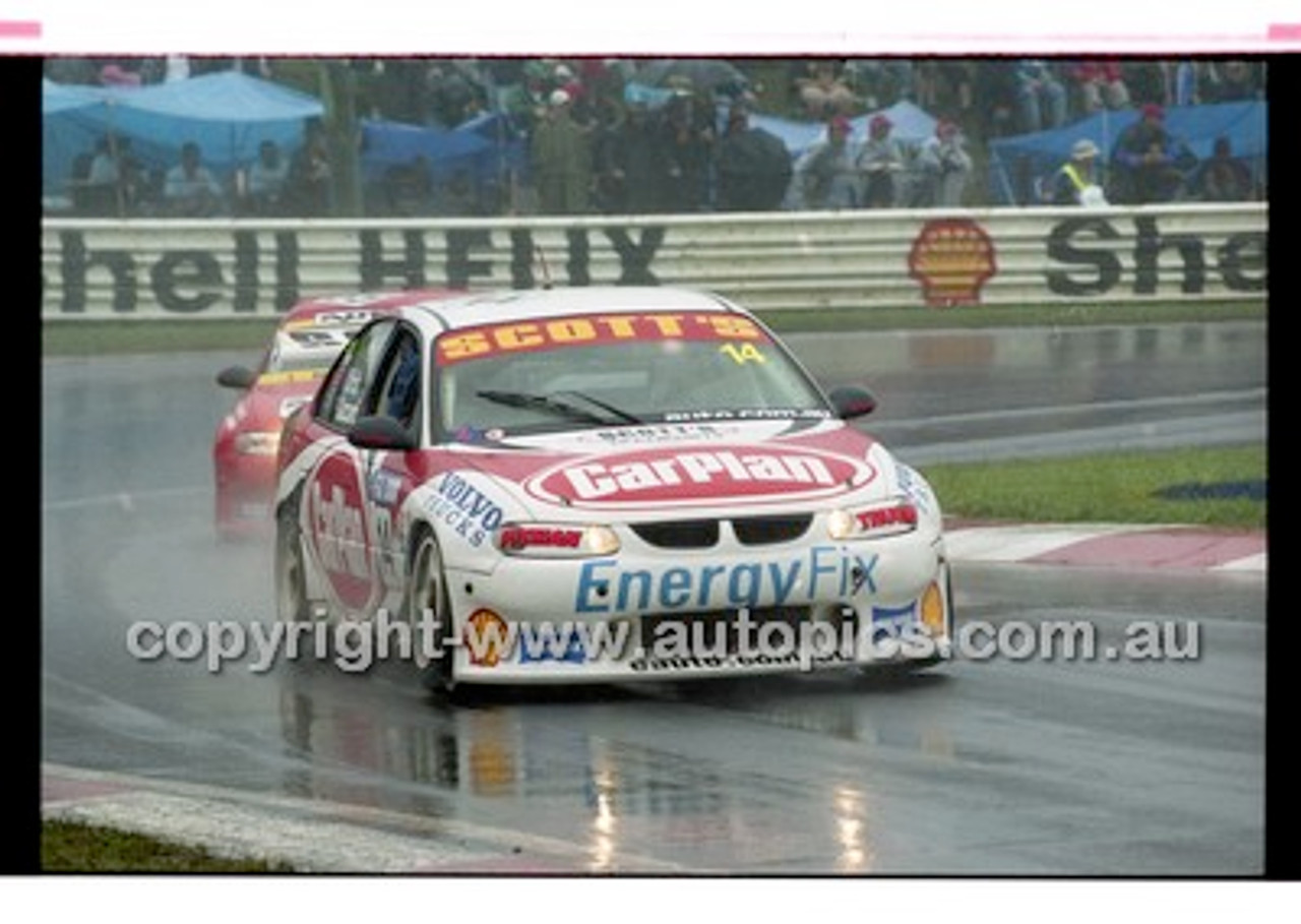 FIA 1000 Bathurst 19th November 2000 - Photographer Marshall Cass - Code 00-MC-B00-234