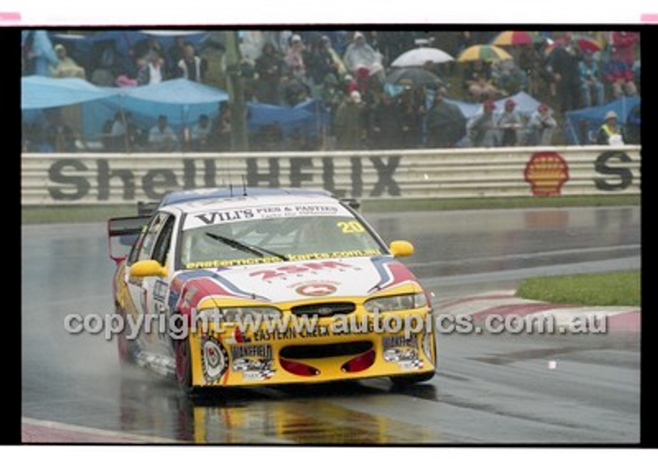 FIA 1000 Bathurst 19th November 2000 - Photographer Marshall Cass - Code 00-MC-B00-235