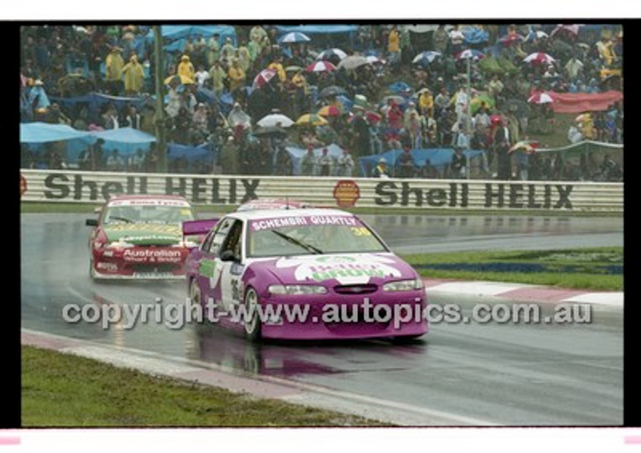 FIA 1000 Bathurst 19th November 2000 - Photographer Marshall Cass - Code 00-MC-B00-239