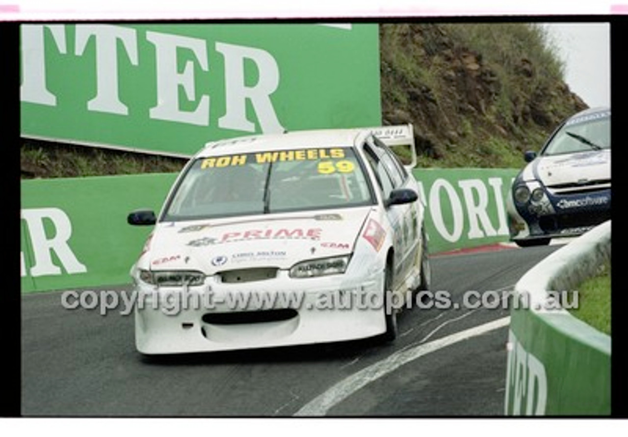 FIA 1000 Bathurst 19th November 2000 - Photographer Marshall Cass - Code 00-MC-B00-258
