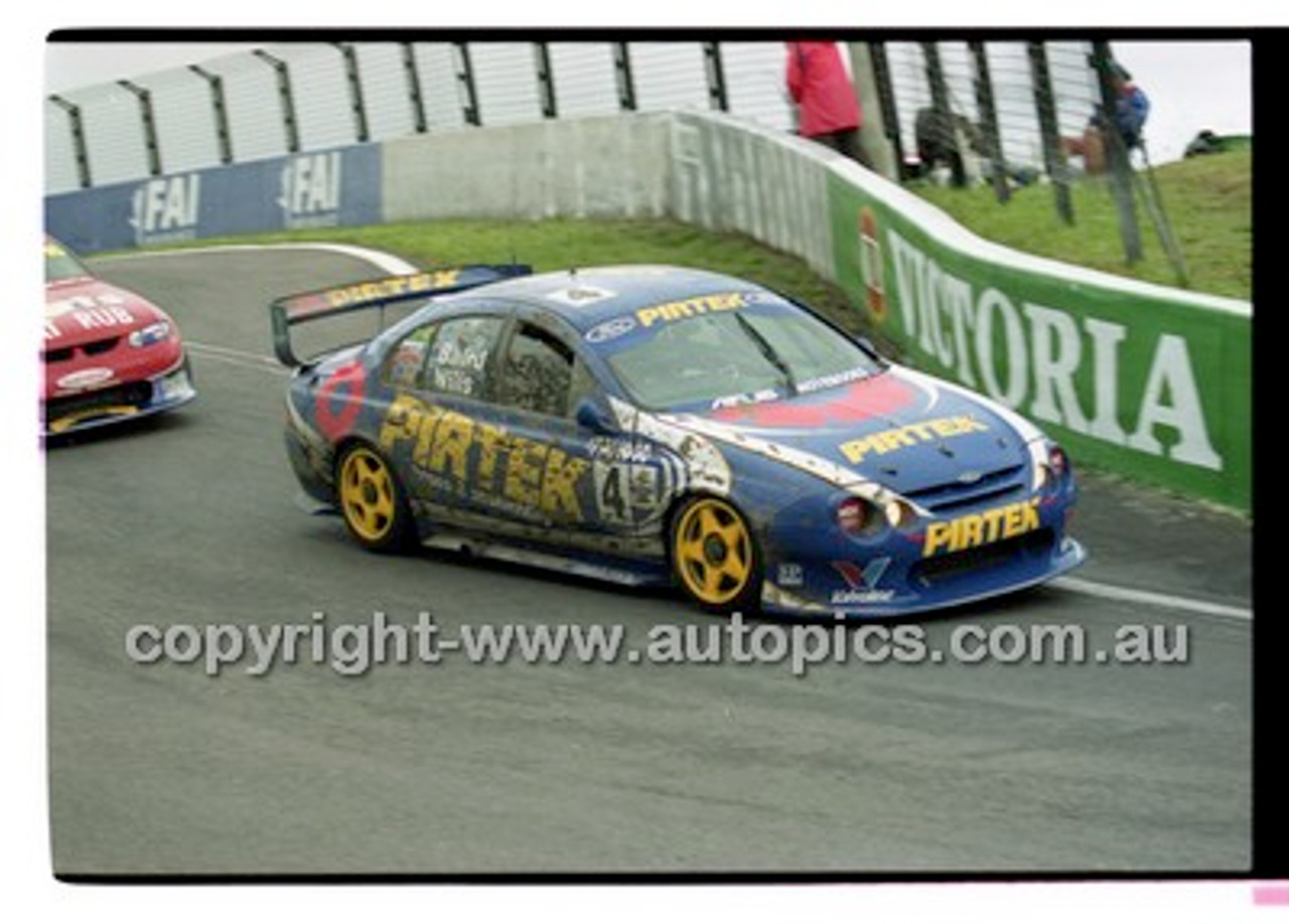 FIA 1000 Bathurst 19th November 2000 - Photographer Marshall Cass - Code 00-MC-B00-260