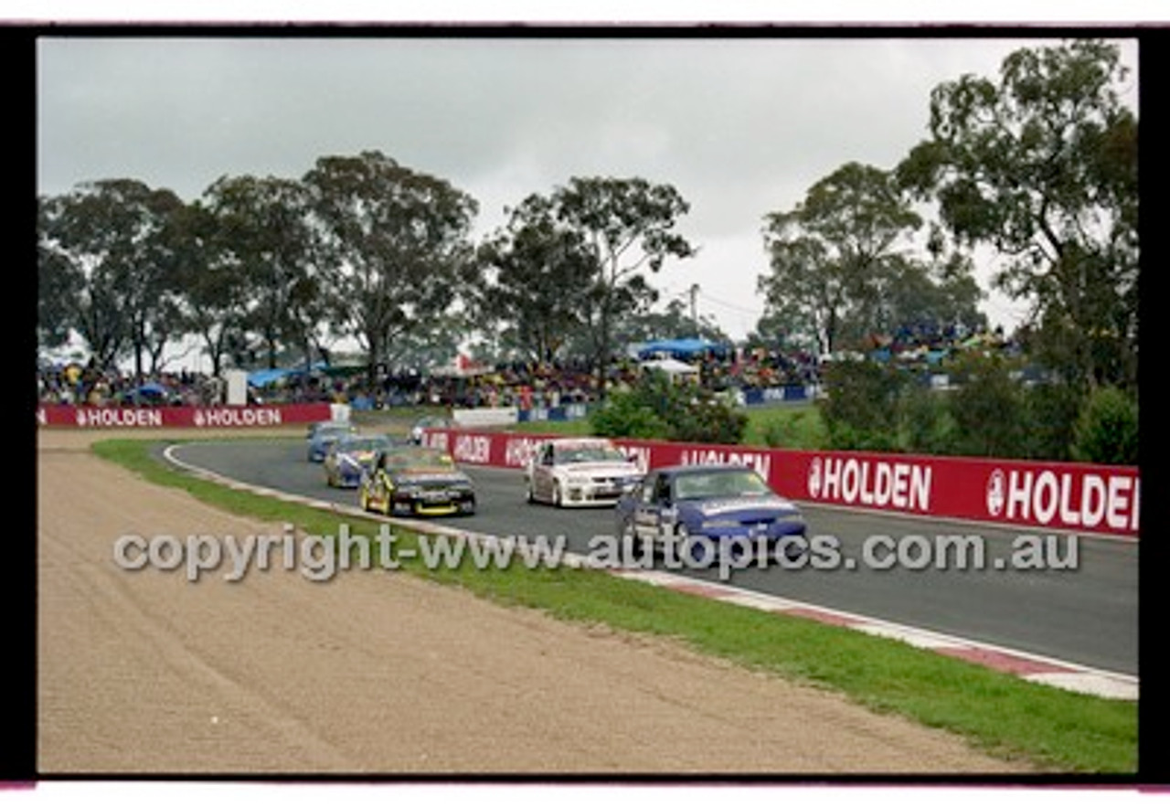 FIA 1000 Bathurst 19th November 2000 - Photographer Marshall Cass - Code 00-MC-B00-270