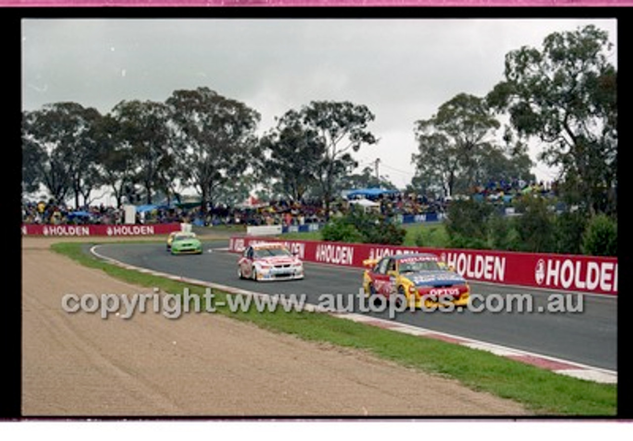 FIA 1000 Bathurst 19th November 2000 - Photographer Marshall Cass - Code 00-MC-B00-273