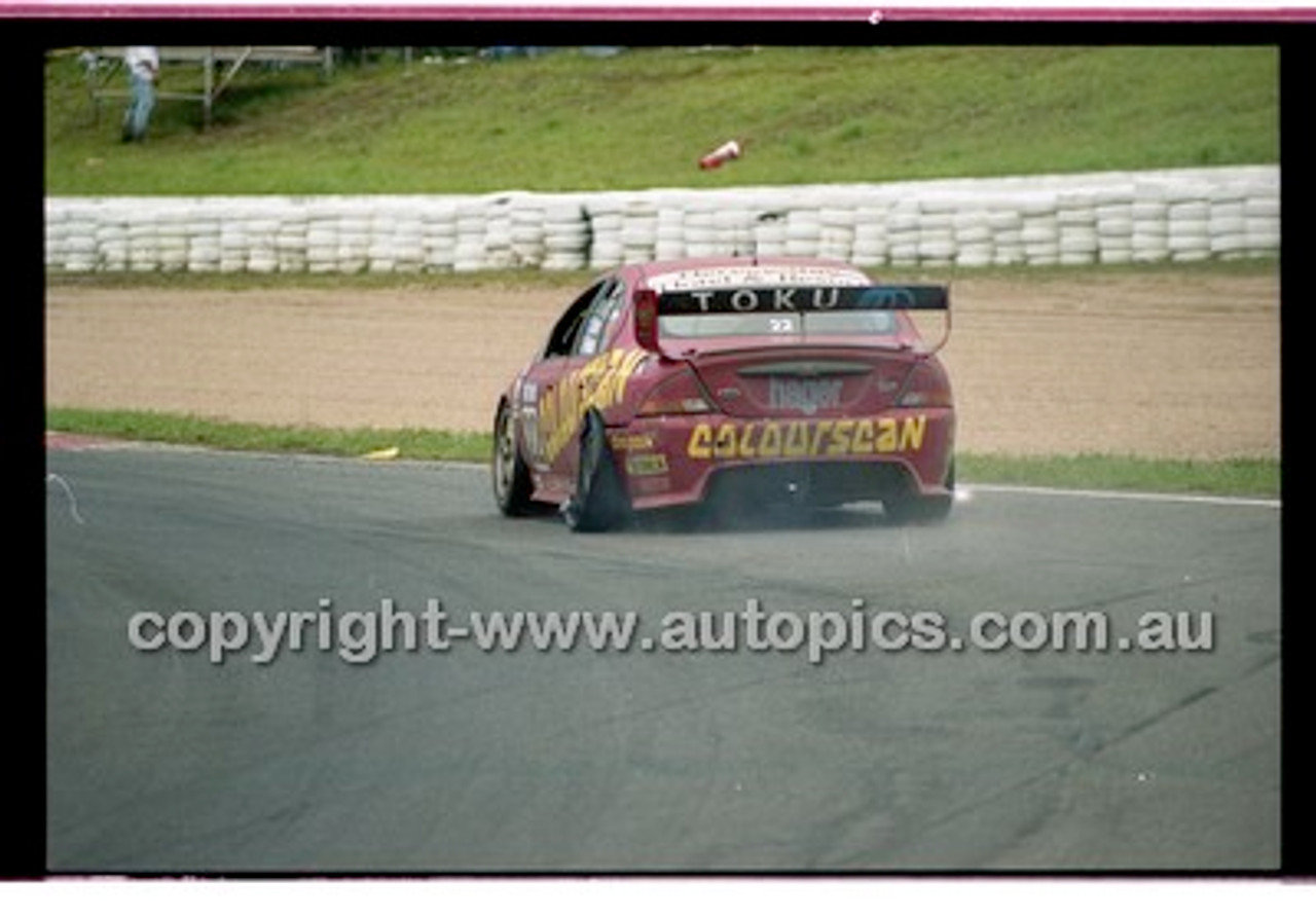 FIA 1000 Bathurst 19th November 2000 - Photographer Marshall Cass - Code 00-MC-B00-276