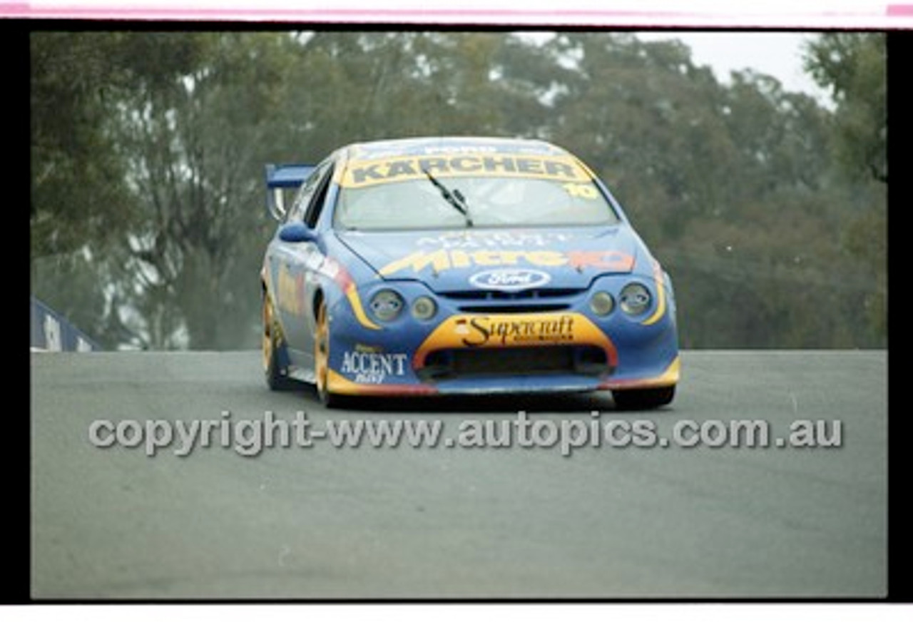 FIA 1000 Bathurst 19th November 2000 - Photographer Marshall Cass - Code 00-MC-B00-279