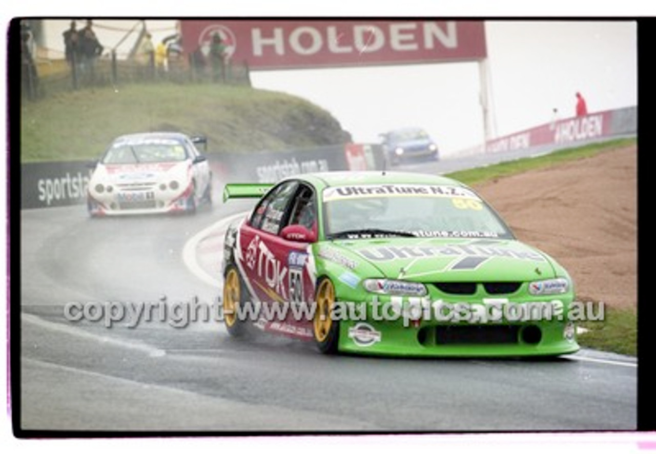 FIA 1000 Bathurst 19th November 2000 - Photographer Marshall Cass - Code 00-MC-B00-284