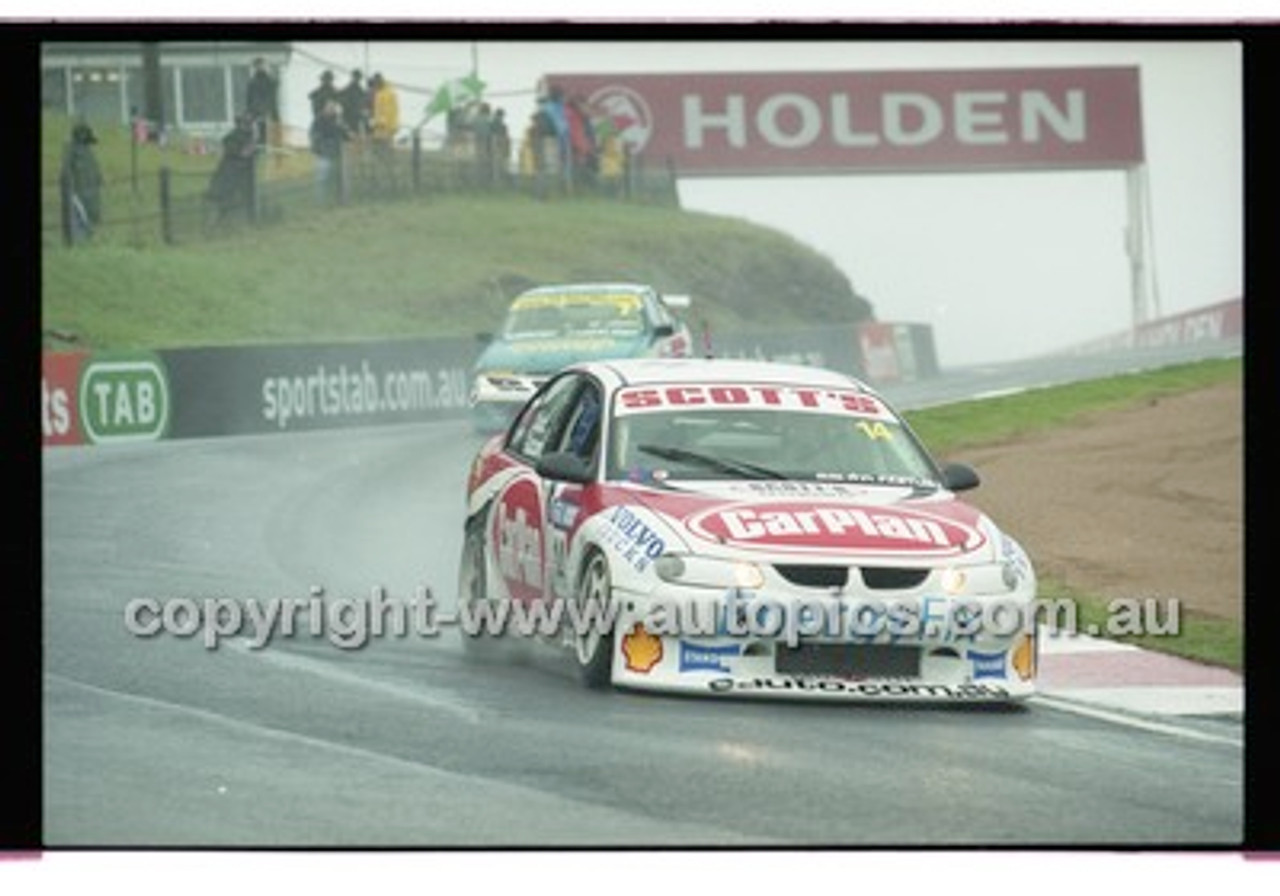 FIA 1000 Bathurst 19th November 2000 - Photographer Marshall Cass - Code 00-MC-B00-294