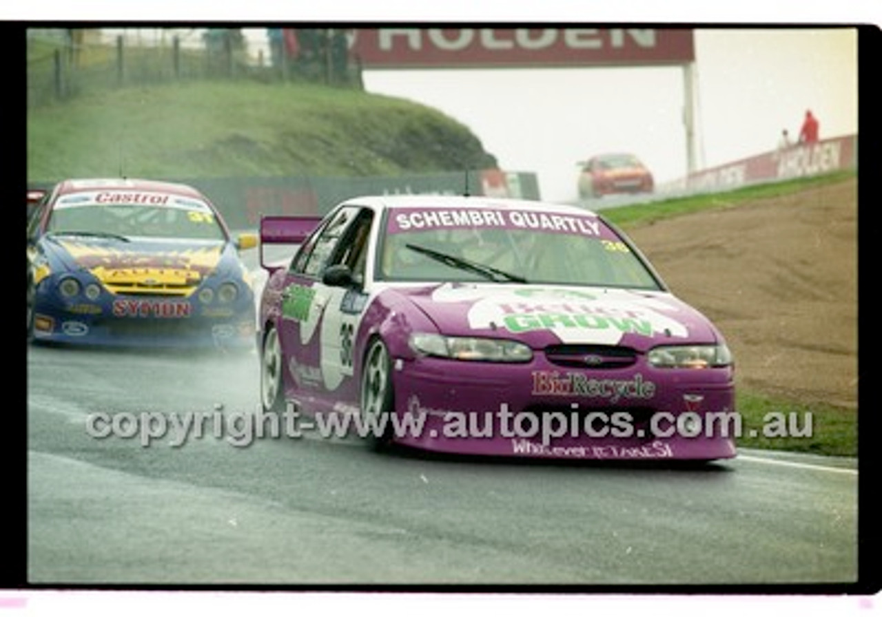FIA 1000 Bathurst 19th November 2000 - Photographer Marshall Cass - Code 00-MC-B00-313
