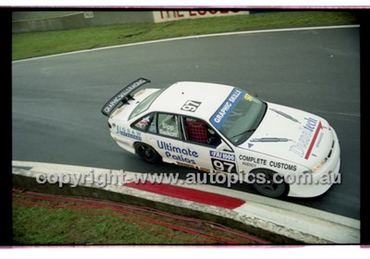 FIA 1000 Bathurst 19th November 2000 - Photographer Marshall Cass - Code 00-MC-B00-316